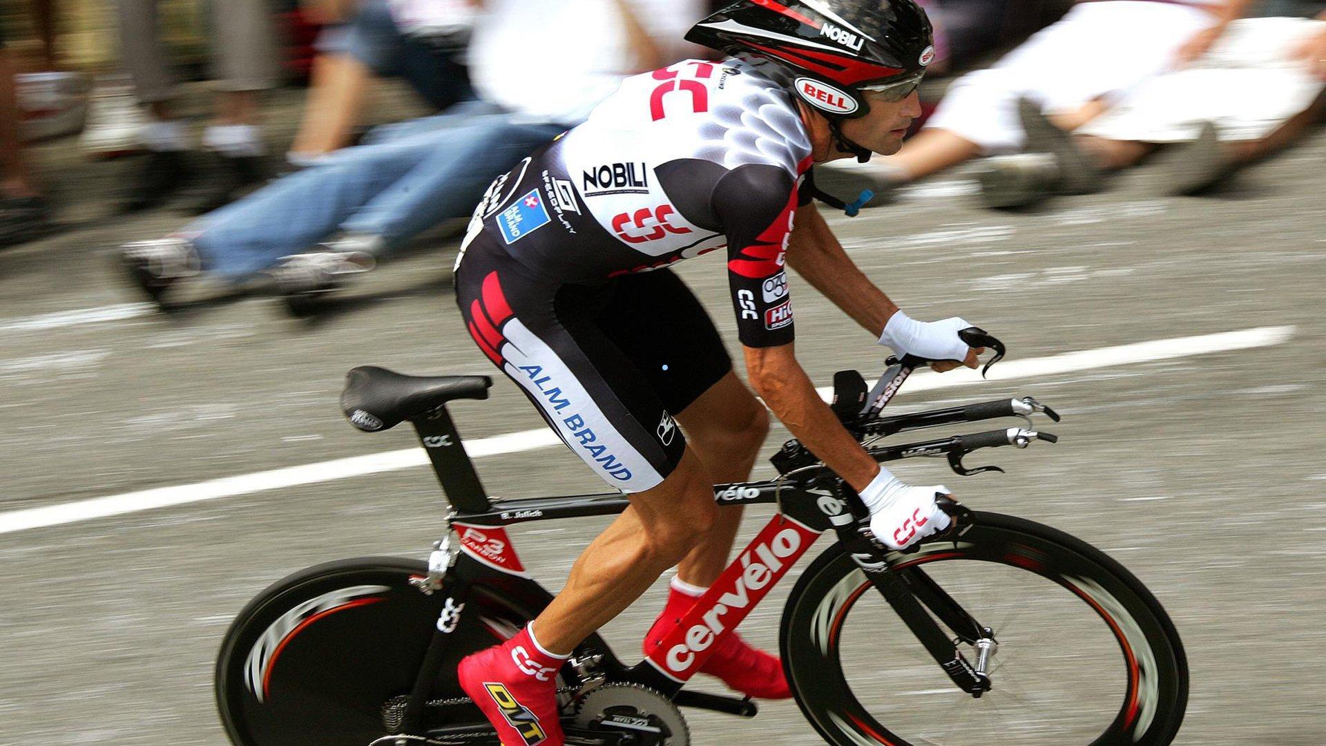 卡恩点评拜仁双星,凯恩冠军饥饿感十足,特狮需证巅峰状态