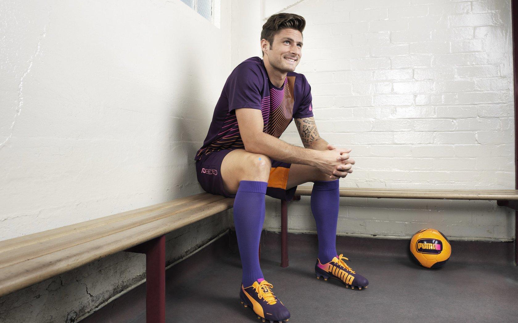 德甲乒乓巅峰对决，樊振东逆境翻盘独取两分 波尔助阵弗朗西斯卡率萨尔布吕肯锁定胜局